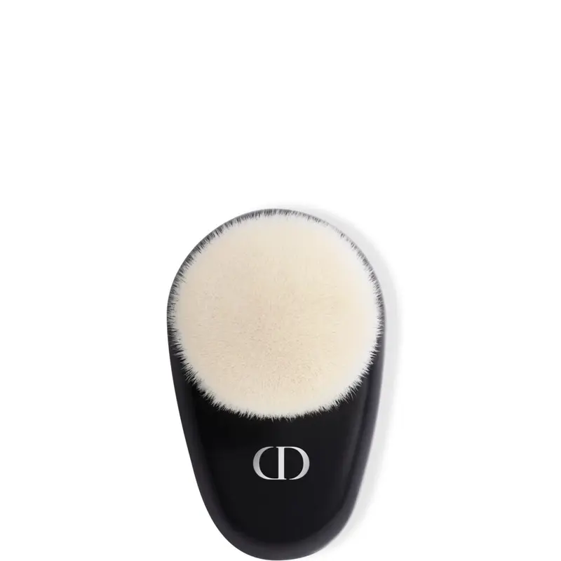 Backstage Face Brush n°18 Pennello multi-uso per incarnato Effetto levigante Copertura modulabile