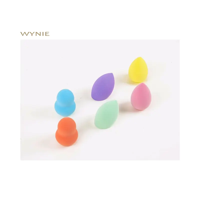 Set Spugnette Makeup Pastello – 6 Blender Natale per Fondotinta, Correttore e Contouring | Wynie Christmas Collection